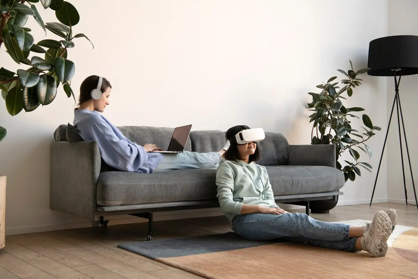 Gemeinsames Beisammensein von Mitbewohnern